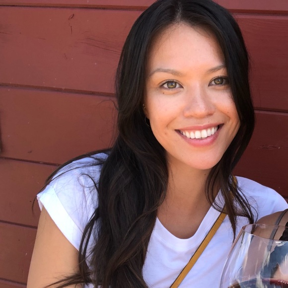 Meet your Posher, Alyssa - Picture 1 of 1